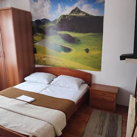 Pansion Kamin Alojamento de Acomodação e Pequeno-almoço Lukavica