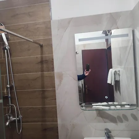 Pansion Kamin Alojamento de Acomodação e Pequeno-almoço Lukavica